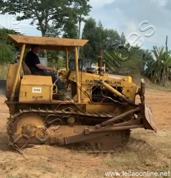 [ VÍDEOS ] TRATOR ESTEIRA CATERPILLAR MOD.D4E PS  ANO 1988 - TORK - BOMBA BOSCH - RODANTE BOM ESTADO